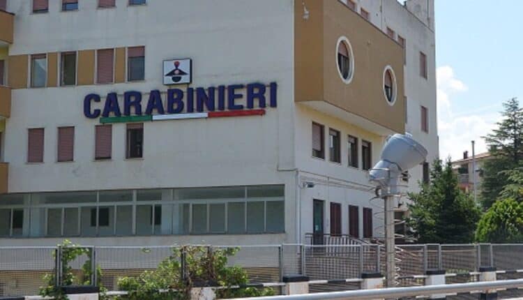 Isernia: ladri d'appartamento inseguiti dai Carabinieri e costretti ad abbandonare auto e refurtiva