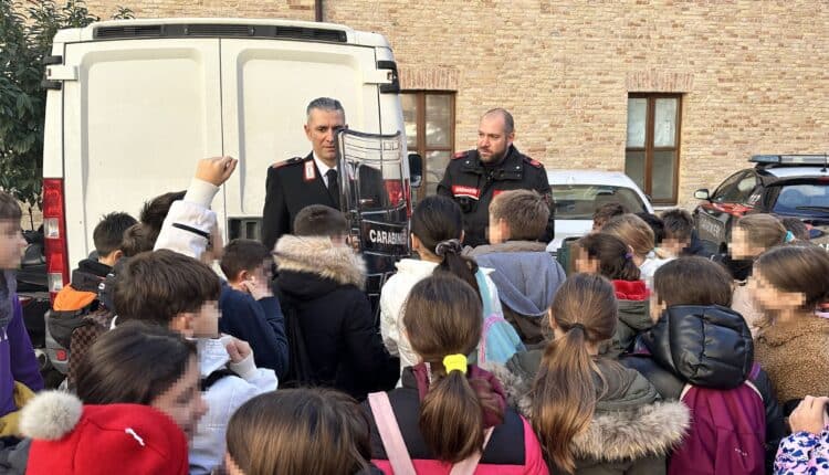 Macerata: Incontri dell’Arma con la scuola