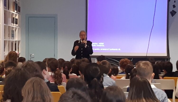 Tolentino: i Carabinieri promuovono la legalità con incontri nelle scuole