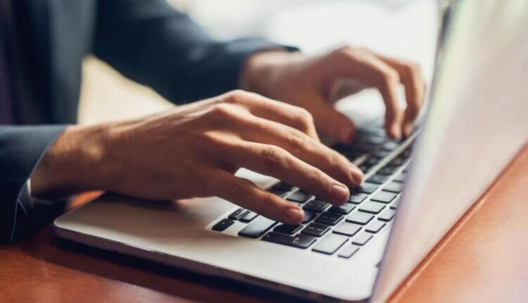 Castiglione di Garfagnana: raggirano la vittima con la truffa "romance scam", denunciate 2 persone dai Carabinieri