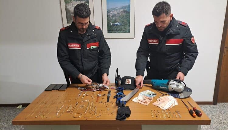 Osimo: Colti in flagranza di reato, arrestati 4 uomini recidivi