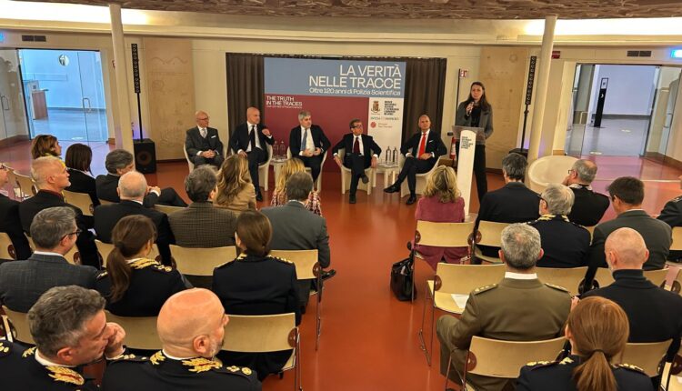 Milano: “La verità nelle tracce. Oltre 120 anni di Polizia Scientifica”, mostra al Museo Nazionale Scienza e Tecnologia