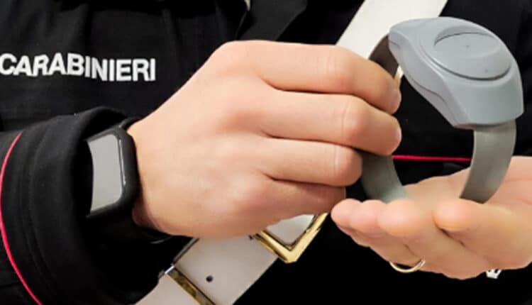 Acate, i Carabinieri eseguono ordinanza di custodia cautelare degli arresti domiciliari per ripetute violazioni del divieto di avvicinamento alla ex coniuge