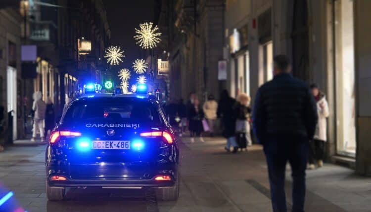 Rivarolo del Re: Truffa con mail fasulle, denunciato 18enne