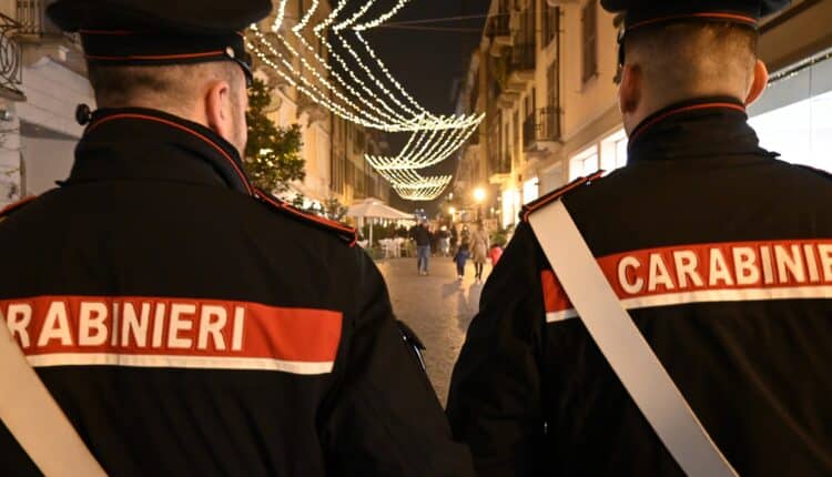 San Giovanni in Croce: Insulta, maltratta e percuote la madre, eseguita misura cautelare del divieto di avvicinamento