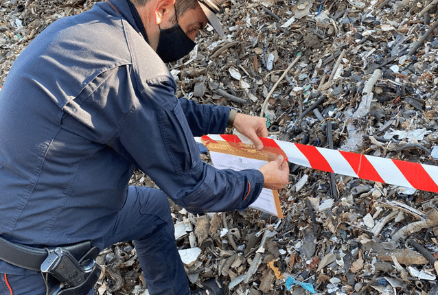 Oltre i 24 soggetti denunciati all'Autorità Giudiziaria di Vercelli da inizio 2024, si segnalano le 15 sanzioni amministrative elevate per violazioni in materia di gestione dei rifiuti per complessivi 65.166 euro.