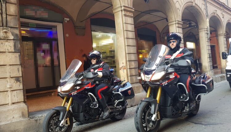Bologna, i Carabinieri arrestano un 40enne per tentata rapina e lesioni personali