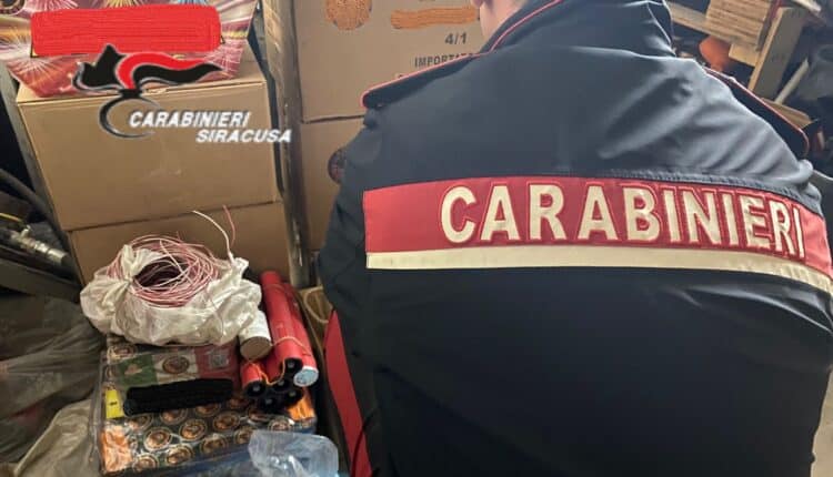 Siracusa: Trovato in possesso di oltre 35kg di artifizi pirotecnici pericolosi, arrestato 43enne
