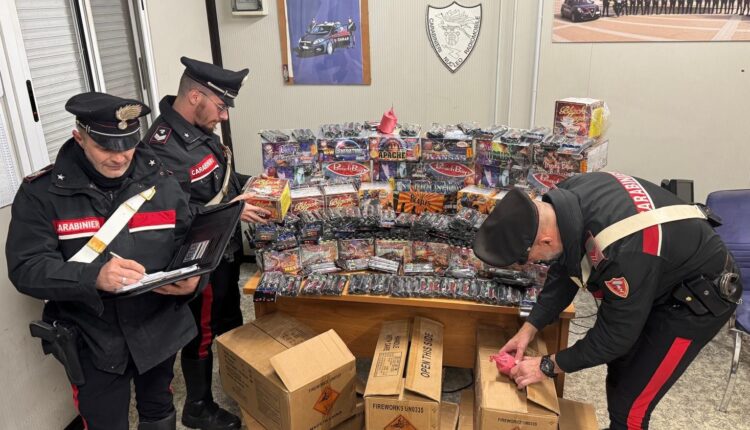 Civitavecchia, i Carabinieri sequestrano 120Kg di fuochi d'artificio. Denunciati padre e figlio per detenzione illegale di esplosivi