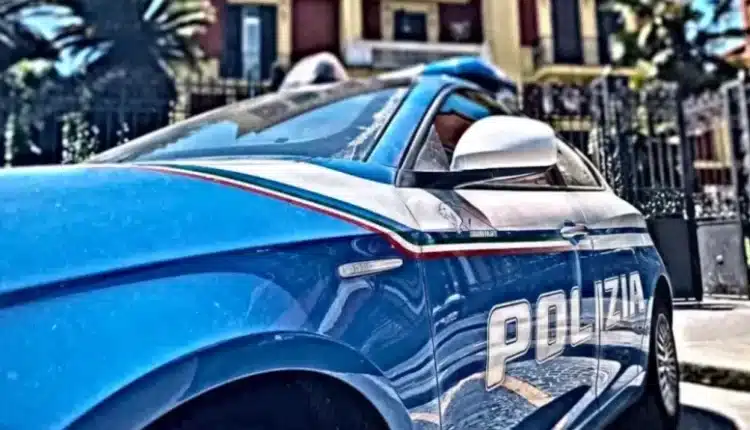 Controlli a Secondigliano, identificate 127 persone, di cui 42 con precedenti di polizia ed una denunciata per guida senza patente.