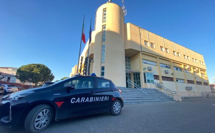 Crotone, 50enne tratto in arresto dai Carabinieri per aver ripetutamente minacciato i propri genitori