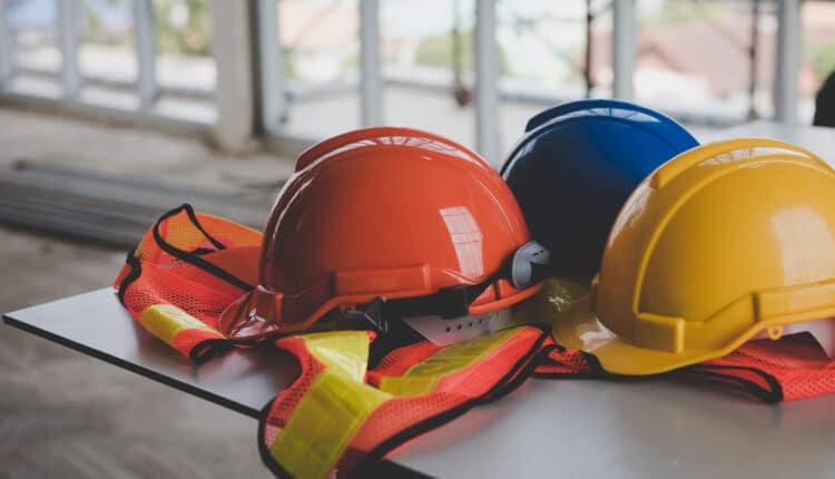 Fondi: controlli per il contrasto al lavoro irregolare, sospesa un'attività.