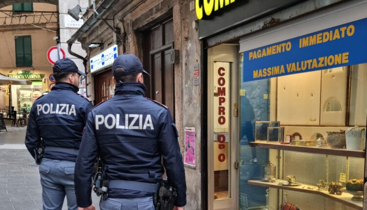 Genova: Controlli amministrativi a tappeto nell'attività di "Compro Oro" nel Centro Storico