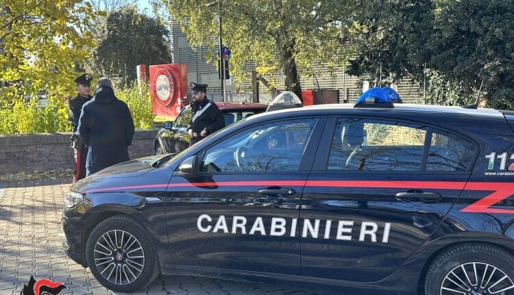 Forlì: Molesta tre giovani donne, arrestato per violenza sessuale