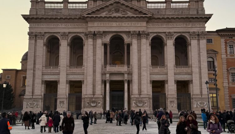 Giubileo: Gualtieri visita Piazza San Giovanni riaperta alla Città