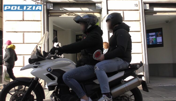 Genova, rapinato in Centro Storico. Arrestati tre stranieri dalla Polizia