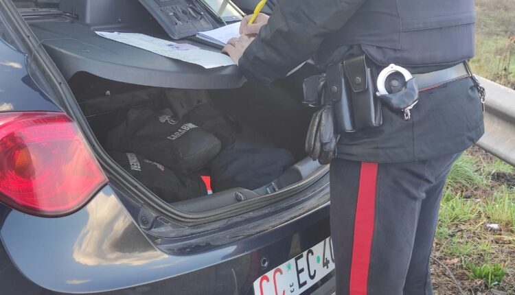 Rieti: Lesioni personali e possesso di oggetti atti ad offendere, deferito a piede libero un 20enne