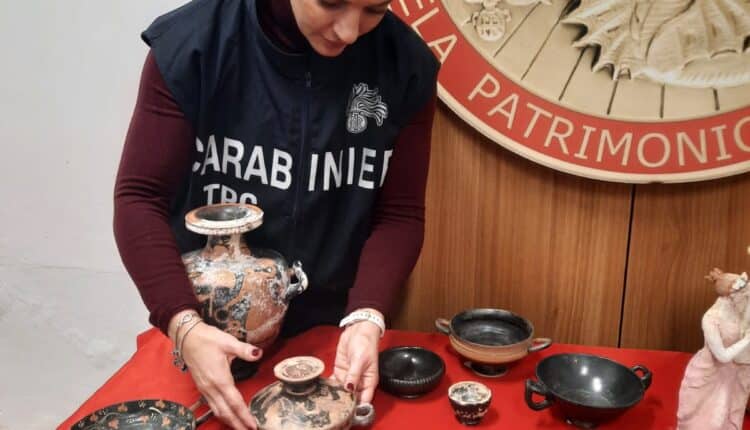 Traffico illecito di reperti archeologici: 32 indagati e 4 arresti nel blitz dei Carabinieri TPC di Bari