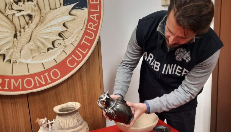 Traffico illecito di reperti archeologici: 32 indagati e 4 arresti nel blitz dei Carabinieri TPC di Bari