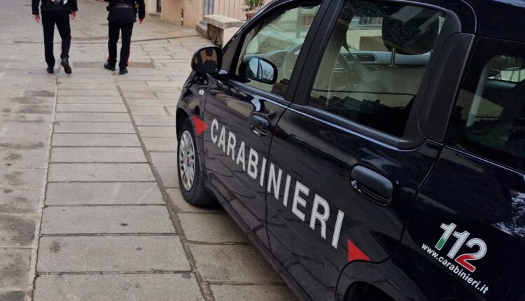 Capoliveri: Danneggiamento e violazione di domicilio, denunciate 2 persone a piede libero