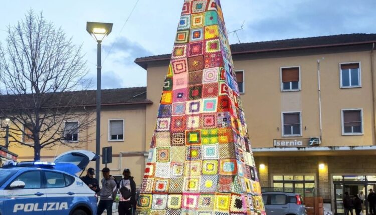 Isernia, la Polizia di Stato in vista delle festività natalizie rafforza i controlli in Città e in Provincia. Fermati 2 giovani in possesso di cocaina