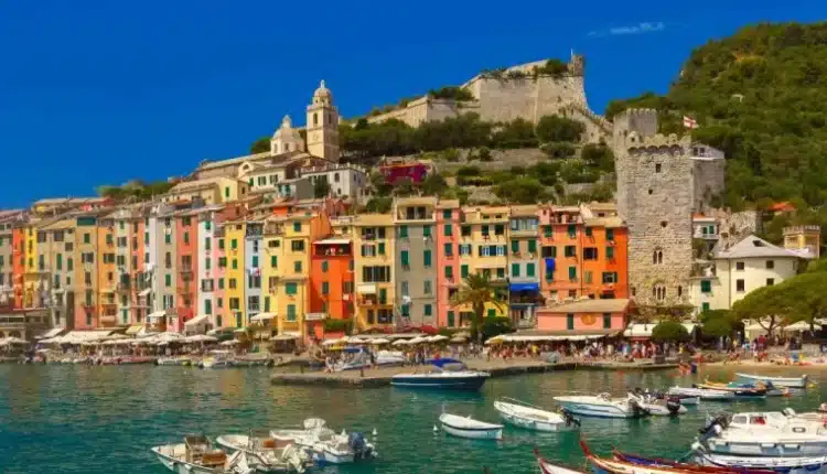 La Spezia in Festa 2024: "Sfilata in Bianco" illumina il centro storico