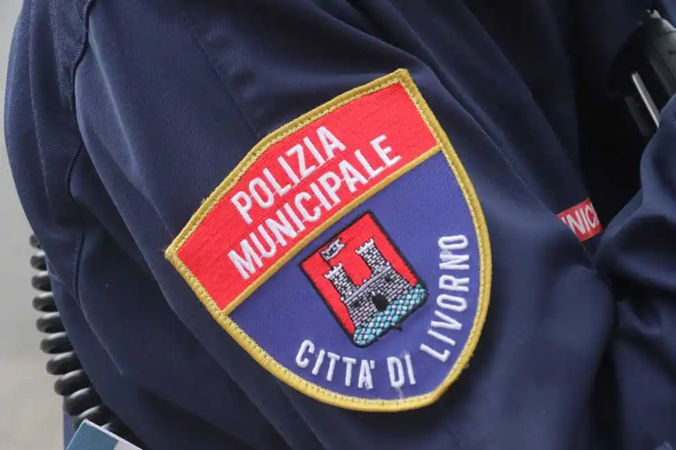 Livorno, interventi della Polizia Municipale contro la sosta selvaggia