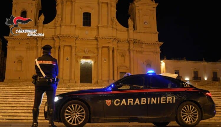 Noto, emessa misura cautelare dell'allontanamento dalla casa familiare per un pregiudicato 47enne