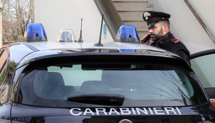 Ozzano dell'Emilia, urla e sangue al bar. Due clienti feriti da un altro avventore. Presunto responsabile arrestato dai Carabinieri