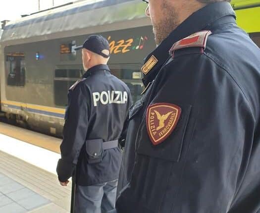 Bolzano: Aggredisce una passeggera per poi minacciare di aver messo una bomba sul treno, arrestato 53enne