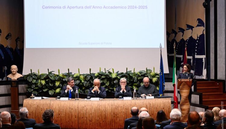 Roma: cerimonia di Apertura dell'Anno Accademico 2024 - 2025 del 113° Corso per Commissari della Polizia di Stato e 15°Corso Commissari Tecnici.