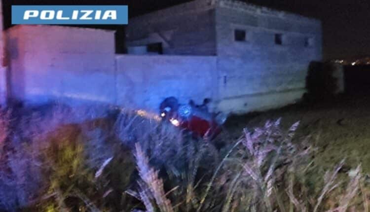 Taranto: due poliziotti liberi dal servizio, soccorrono e salvano un uomo caduto in una scarpata con la sua auto.