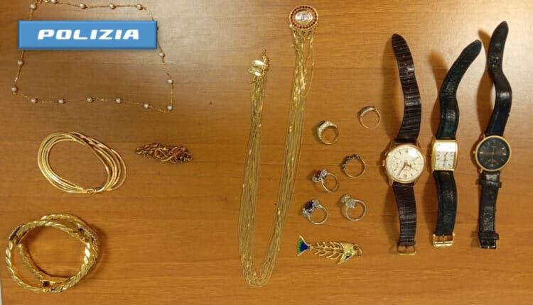 Udine, la Polizia di Stato arresta 2 persone mentre truffano una coppia di anziani