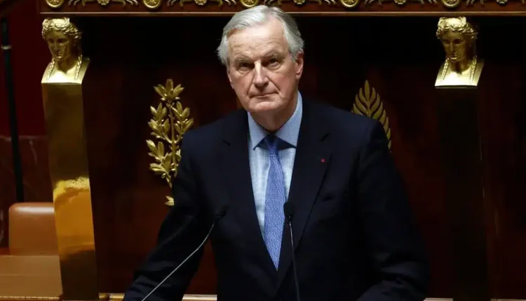 Crisi politica in Francia: cade il governo Barnier, Macron isolato e sotto pressione