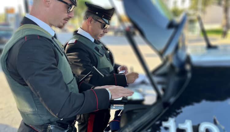 Pollenza: Si finge agente assicurativo online, denunciato 43enne