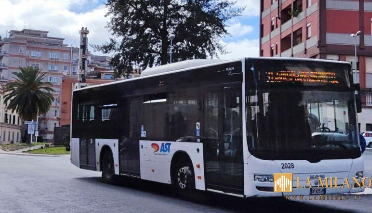 Ragusa: ubriaco importuna i passeggeri sull'autobus, i Carabinieri fermano e espellono l'extracomunitario irregolare