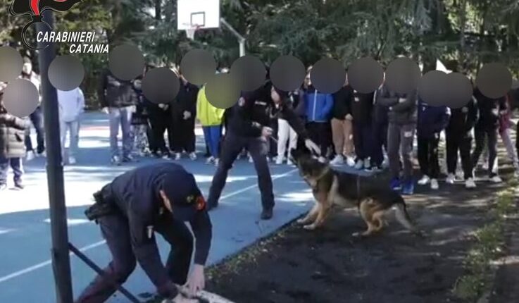 Viagrande: I Carabinieri incontrano gli studenti dell’Istituto Comprensivo Statale “Giovanni Verga”