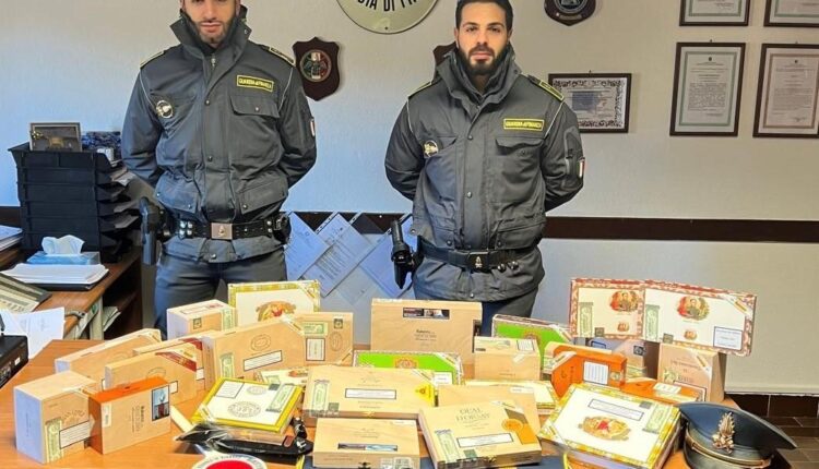 Como: Sequestrati 576 sigari cubani di contrabbando