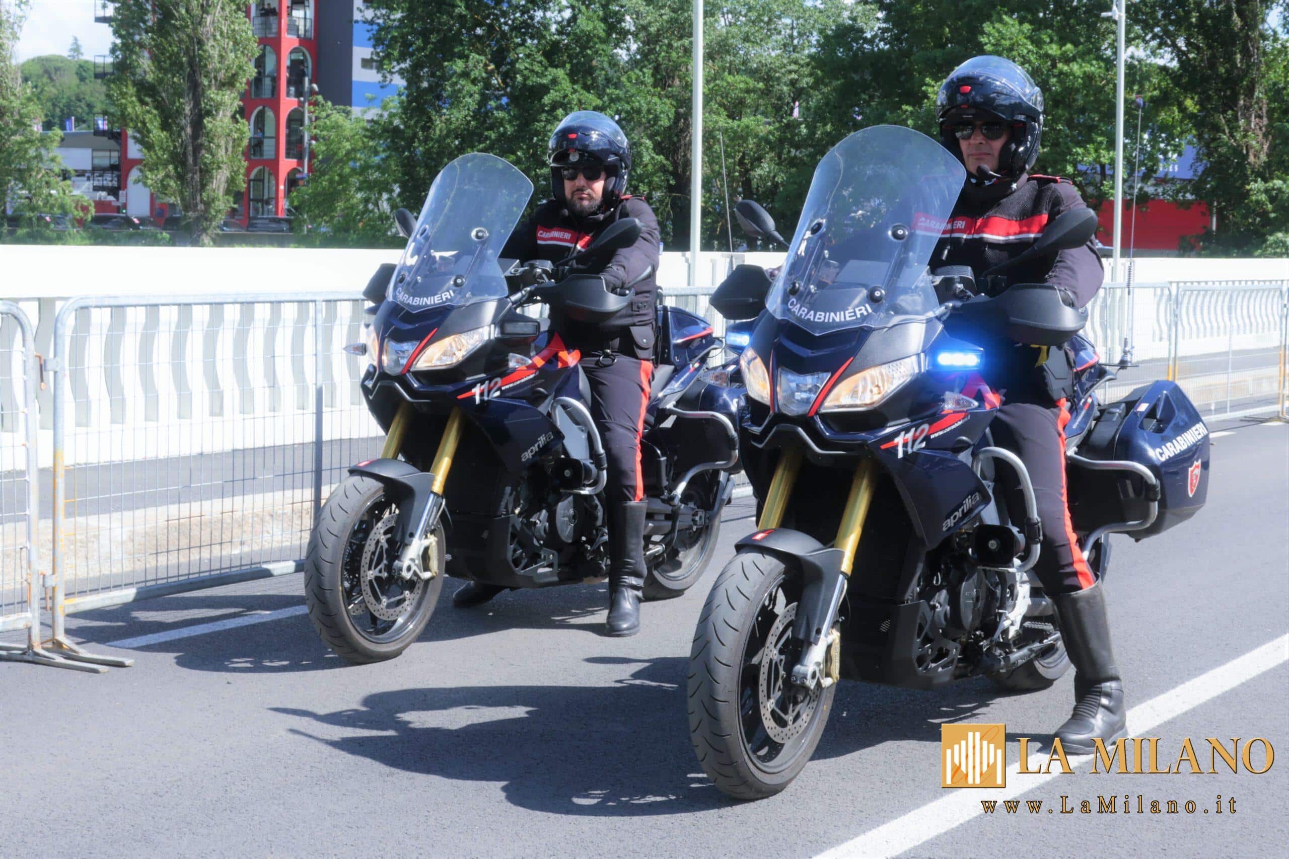Bologna: spacca la vetrina con una spranga di ferro e tenta di rubare il registratore di cassa, 32enne arrestato