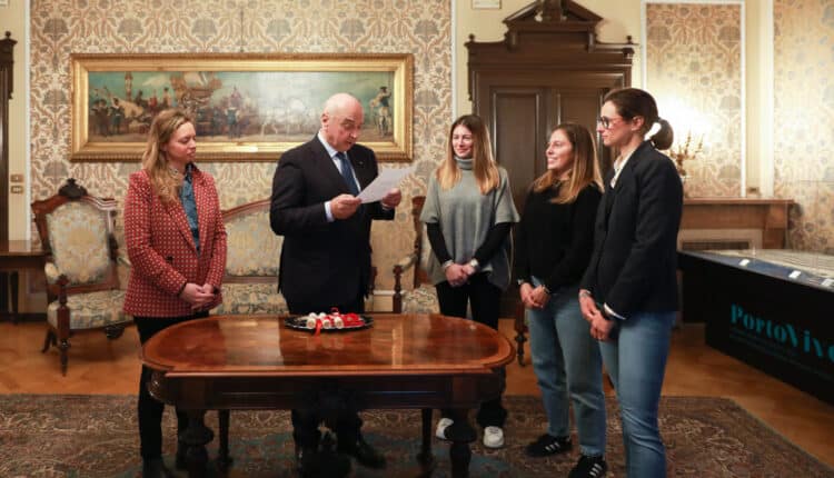 Trieste: Le veliste triestine Alice Linussi, Maria Vittoria Marchesini e Giovanna Micol premiate nel Salotto Azzurro del Municipio