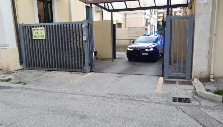 Pescara: Coppia di coniugi arrestata per detenzione di stupefacenti ai fini di spaccio