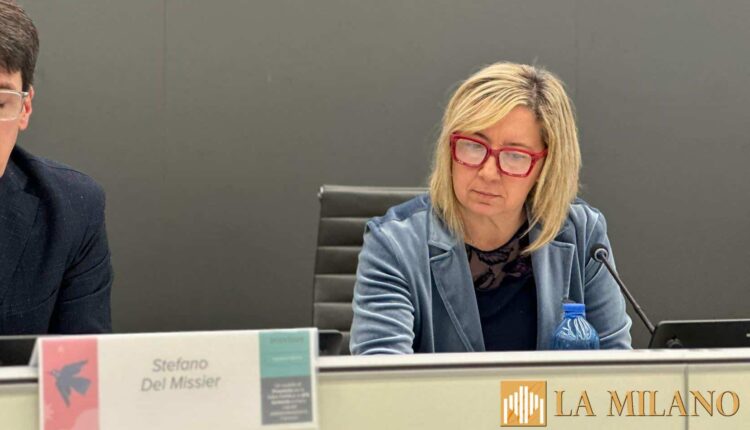 Presentato in Regione Lombardia un progetto sperimentale all'avanguardia: coinvolgere le farmacie del territorio, più vicine ai pazienti e semplificare la sanità.