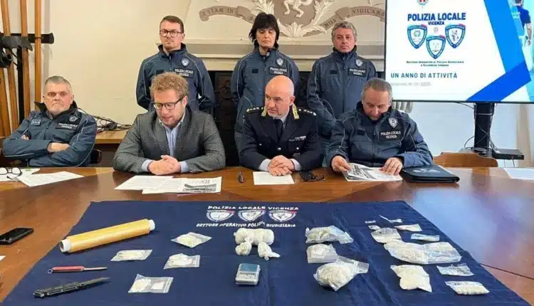 Vicenza: Quasi 12 mila dosi di droga sequestrate in un anno di attività della polizia locale