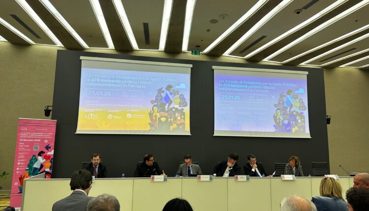 Presentato in Regione Lombardia un progetto sperimentale all'avanguardia: coinvolgere le farmacie del territorio, più vicine ai pazienti e semplificare la sanità.
