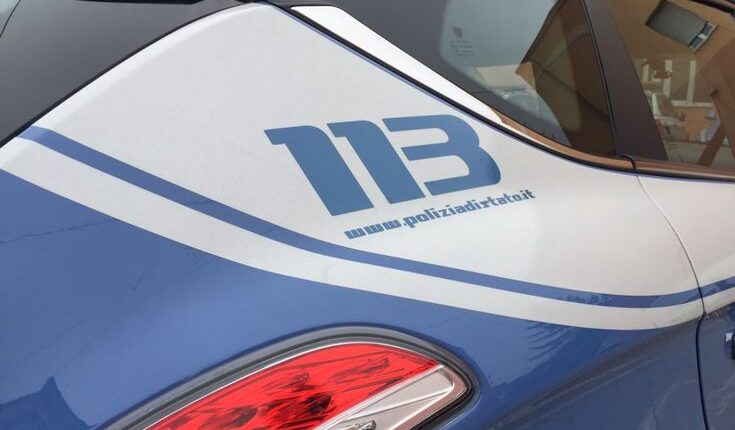 Napoli: Sorpreso a cedere la droga, arrestato 22enne