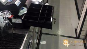 Genova: forza una finestra e ruba il fondo cassa di un bar, denunciato