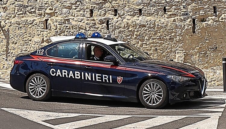 Diano San Pietro: Gli entrano in casa per rubare, lo aggrediscono e scappano. Due giovani arrestati dai Carabinieri alla Stazione Ferroviaria