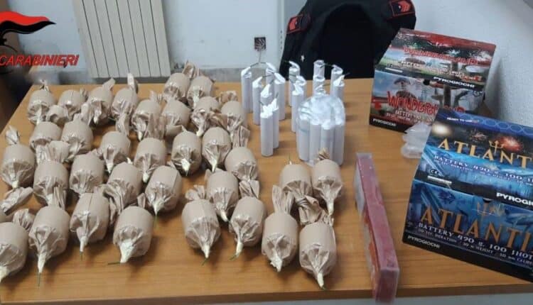 Enna, controlli dei Carabinieri nella prevenzione della detenzione illecita di fuochi d'artificio