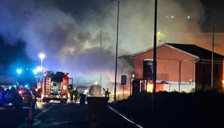 Esplosione a Catania per una fuga di gas: crollata una palazzina, diversi feriti e danni ingenti