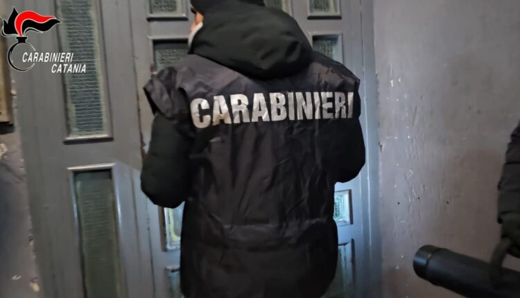 Catania: Altra misura cautelare per il 17enne legato alla famiglia Santapaola-Ercolano. Indiziato per associazione mafiosa, detenzione di sostanze stupefacenti ai fini di spaccio e porto illegale d'armi